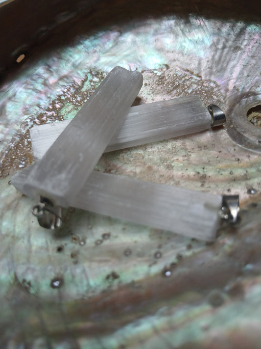 Pendentif en sélénite