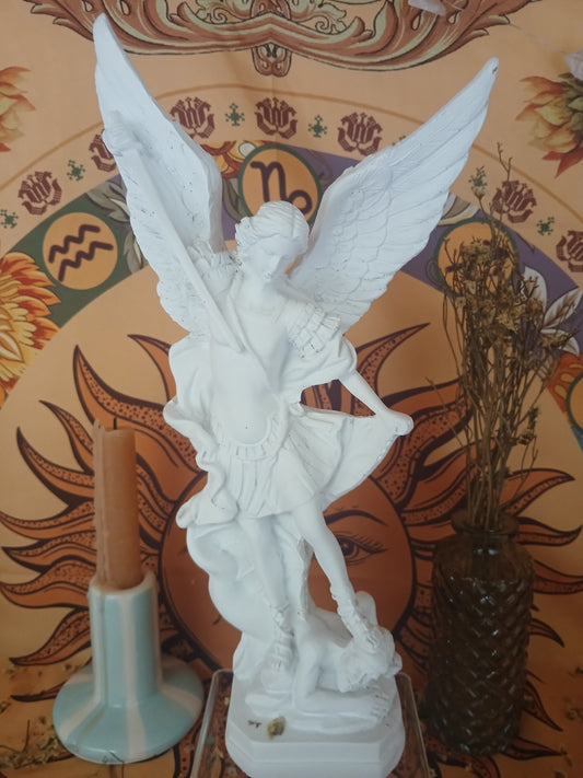 Statue Saint Michel Archange (environ 30cm)