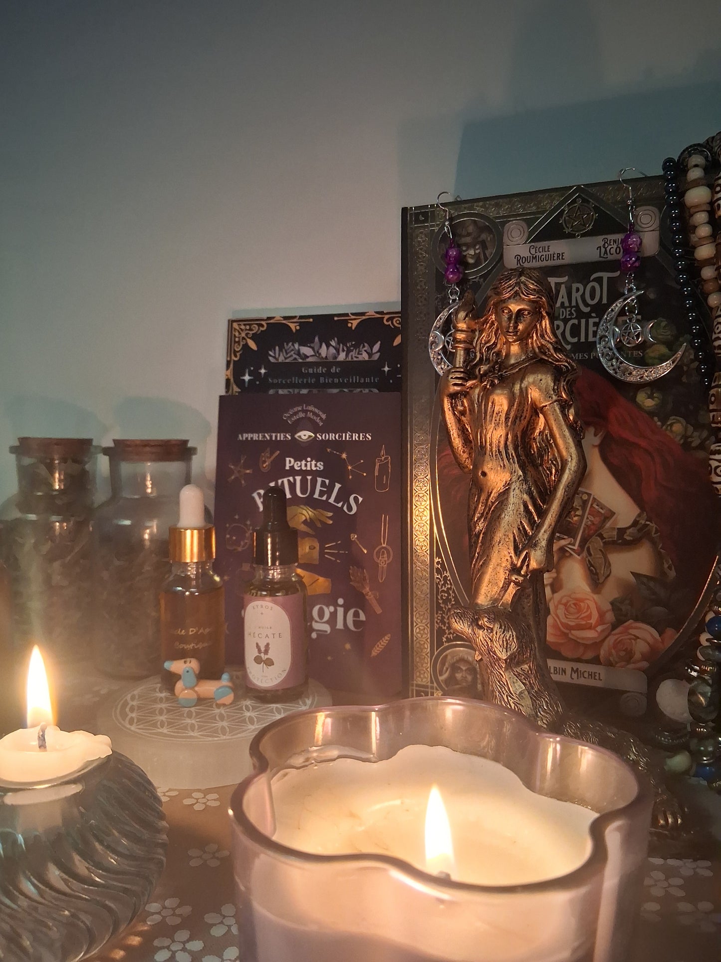 Contact Divinatoire Hécate (Ἑκάτη)